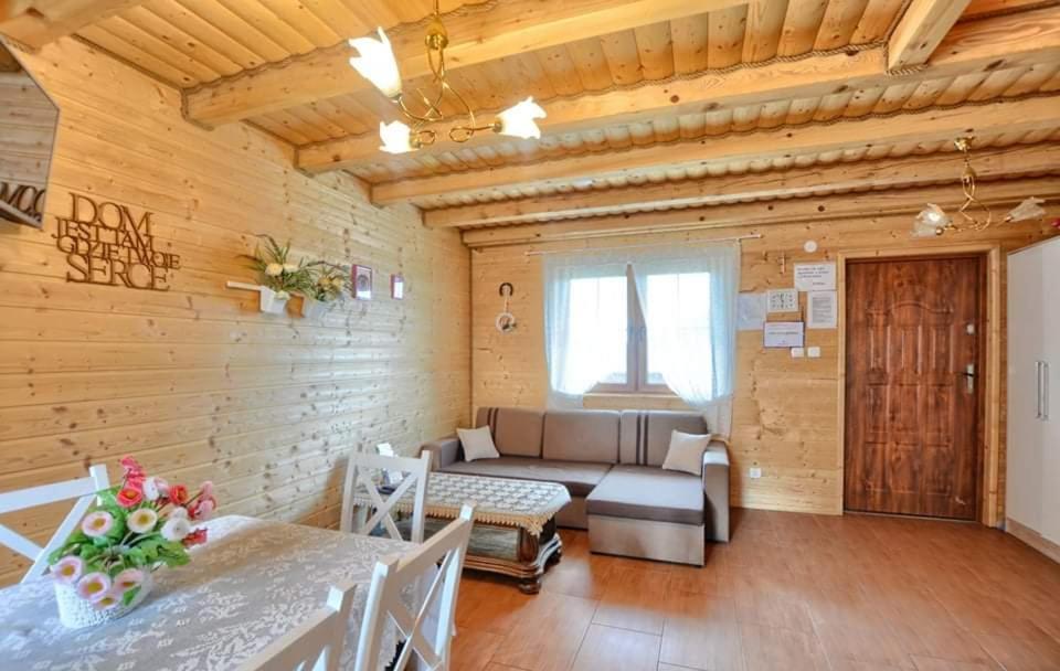 Domki Caloroczne Domkowstwo Bobrka Exterior foto