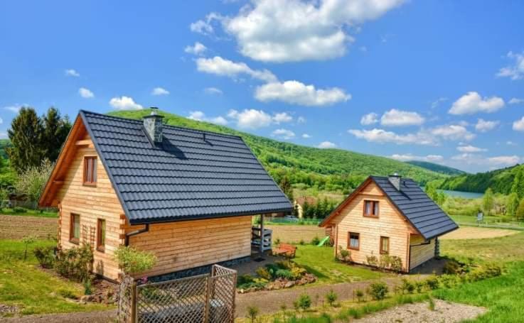 Domki Caloroczne Domkowstwo Bobrka Exterior foto