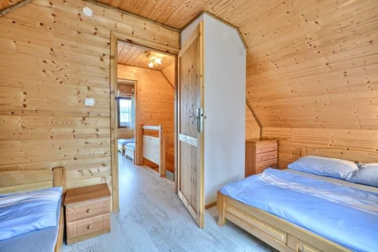 Domki Caloroczne Domkowstwo Bobrka Exterior foto