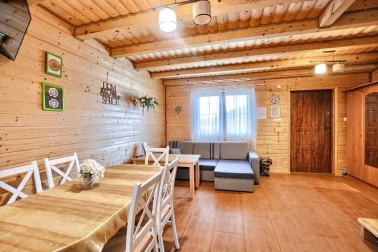 Domki Caloroczne Domkowstwo Bobrka Exterior foto